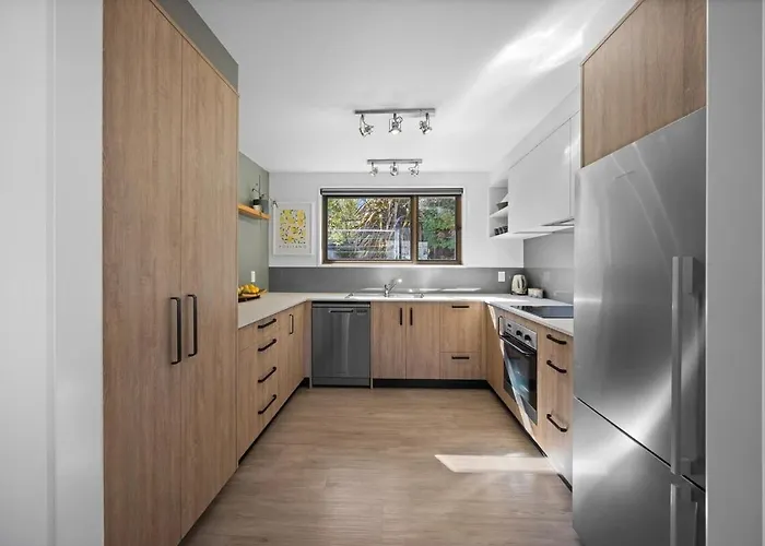 Modern Two-bedroom Unit In The Centre Of Appartement *