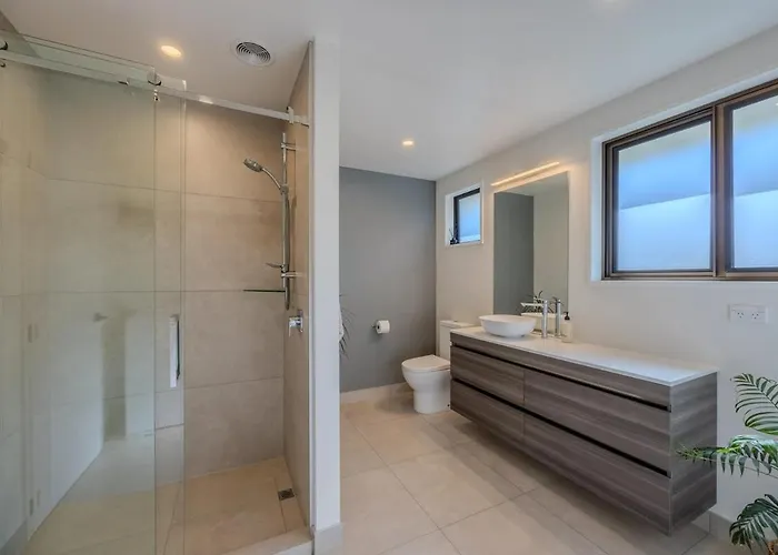Modern Two-bedroom Unit In The Centre Of Wanaka